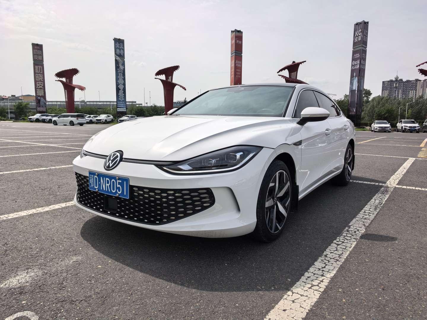 Volkswagen Lingdu 2023, 1.4 л турбо, робот (DCT), передний, пробег 9 000 км — авто из Китая с пробегом