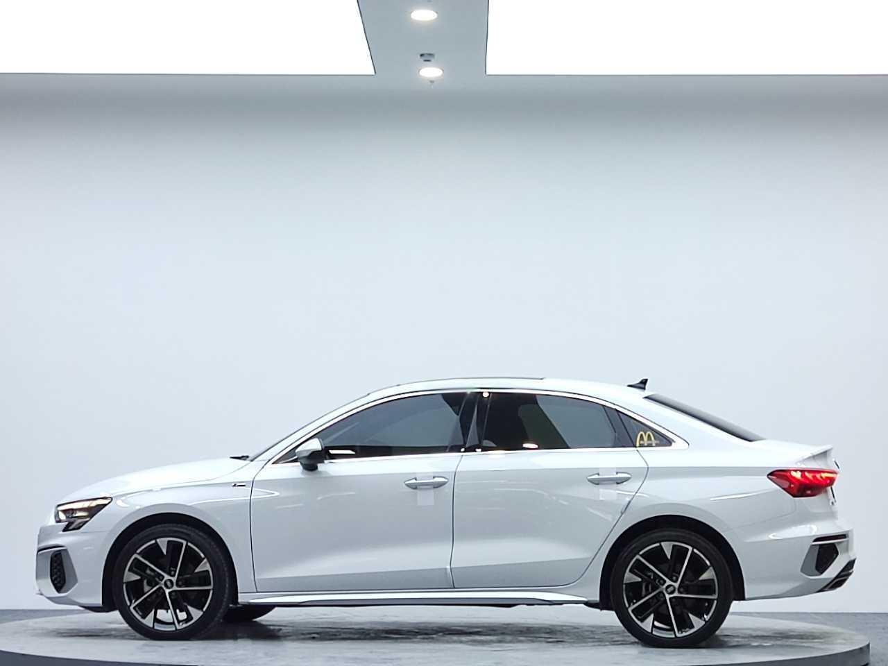 Audi A3 2022, фото 4