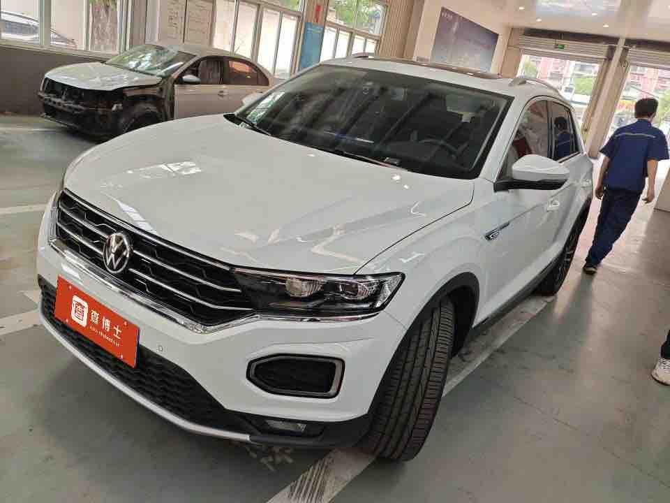 Volkswagen T-Roc 2022, 1.4 л турбо, робот (DCT), передний, пробег 21 000 км — авто из Китая с пробегом