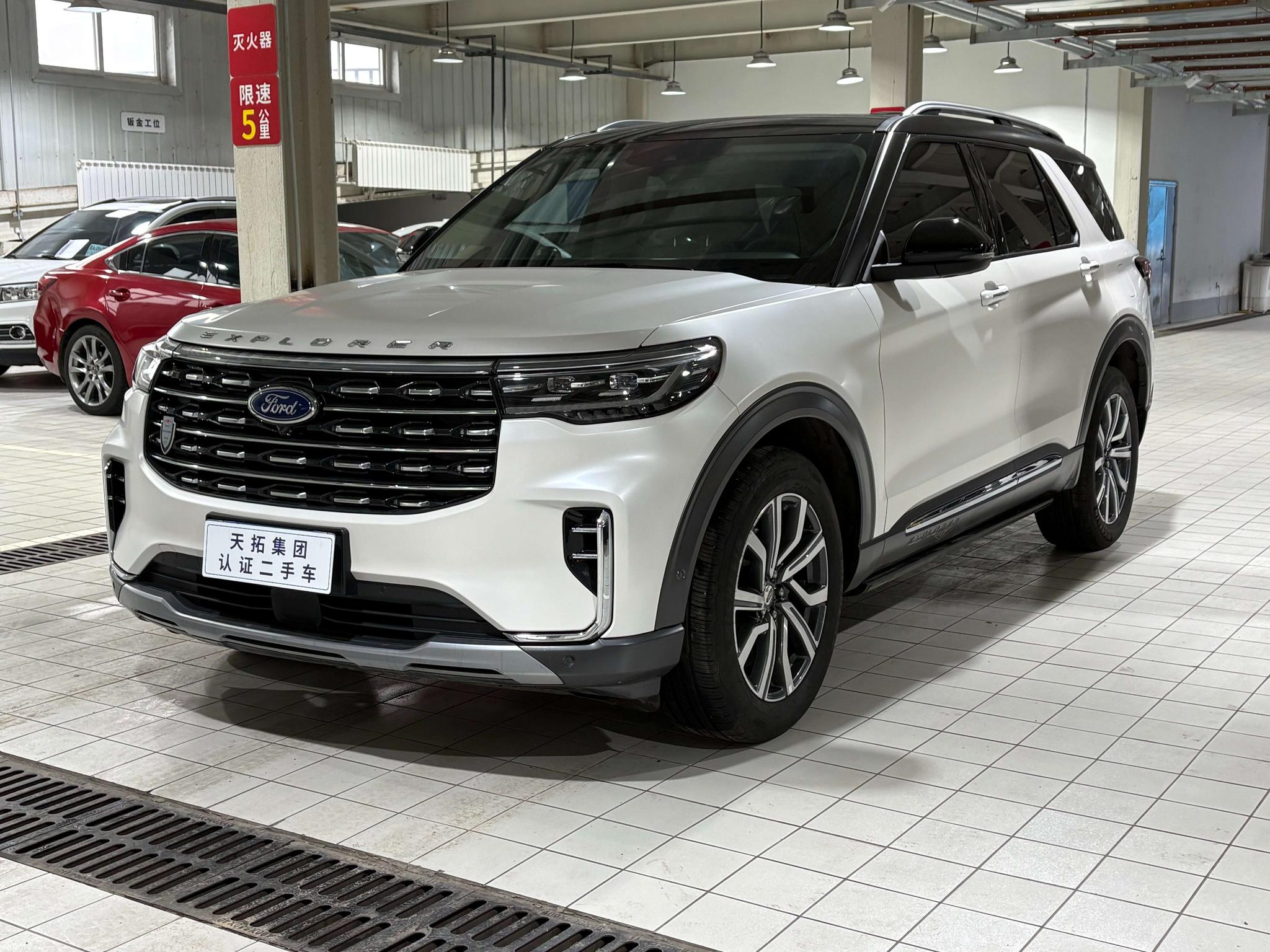 Ford Explorer 2023, 2.3 л турбо, автомат, полный, пробег 67 000 км — авто из Китая с пробегом
