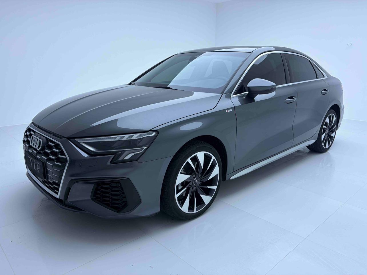 Audi A3 2023, 1.4 л турбо, робот (DCT), передний, пробег 18 000 км — авто из Китая с пробегом