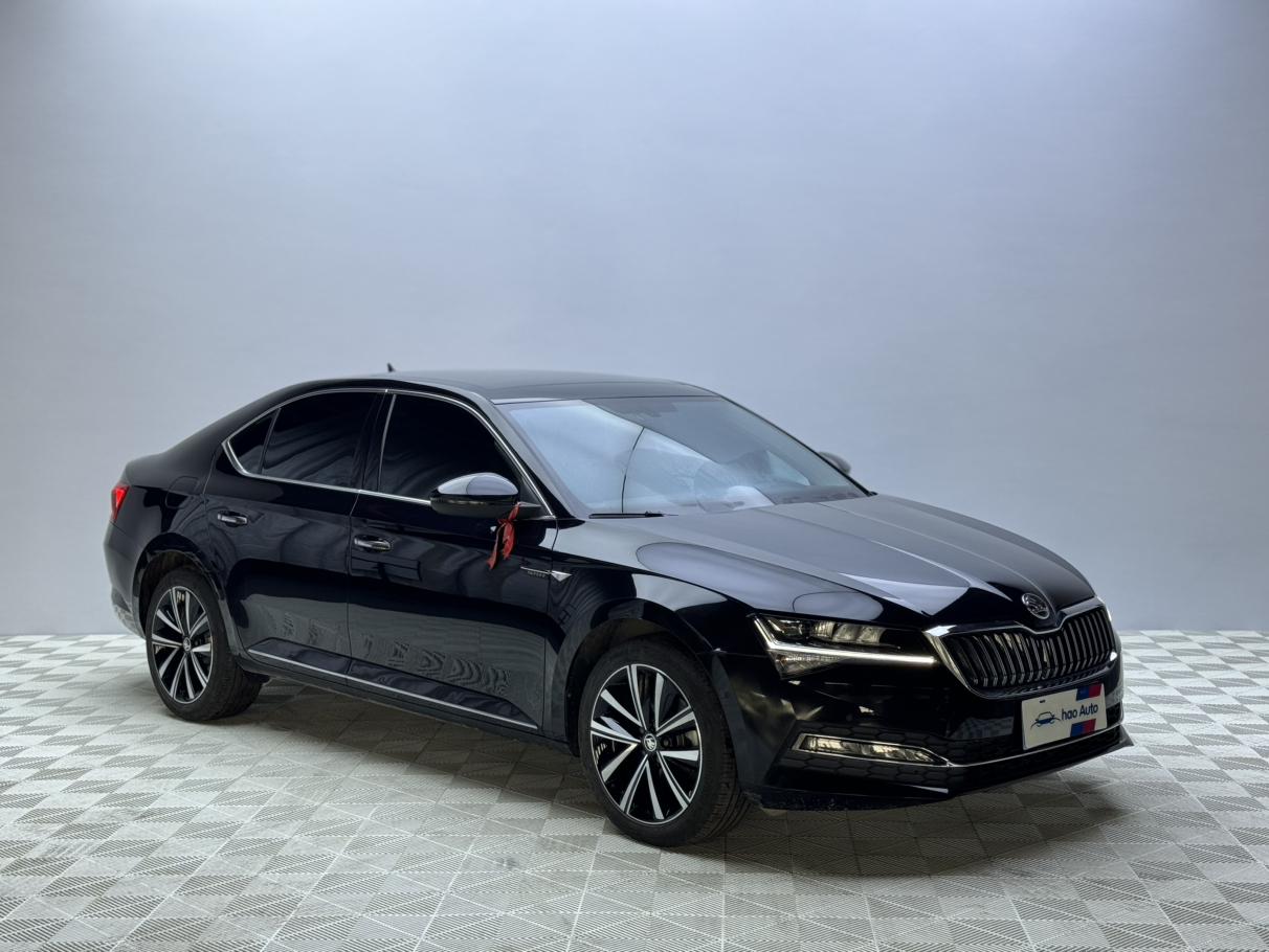 Skoda Superb 2023, фото 3