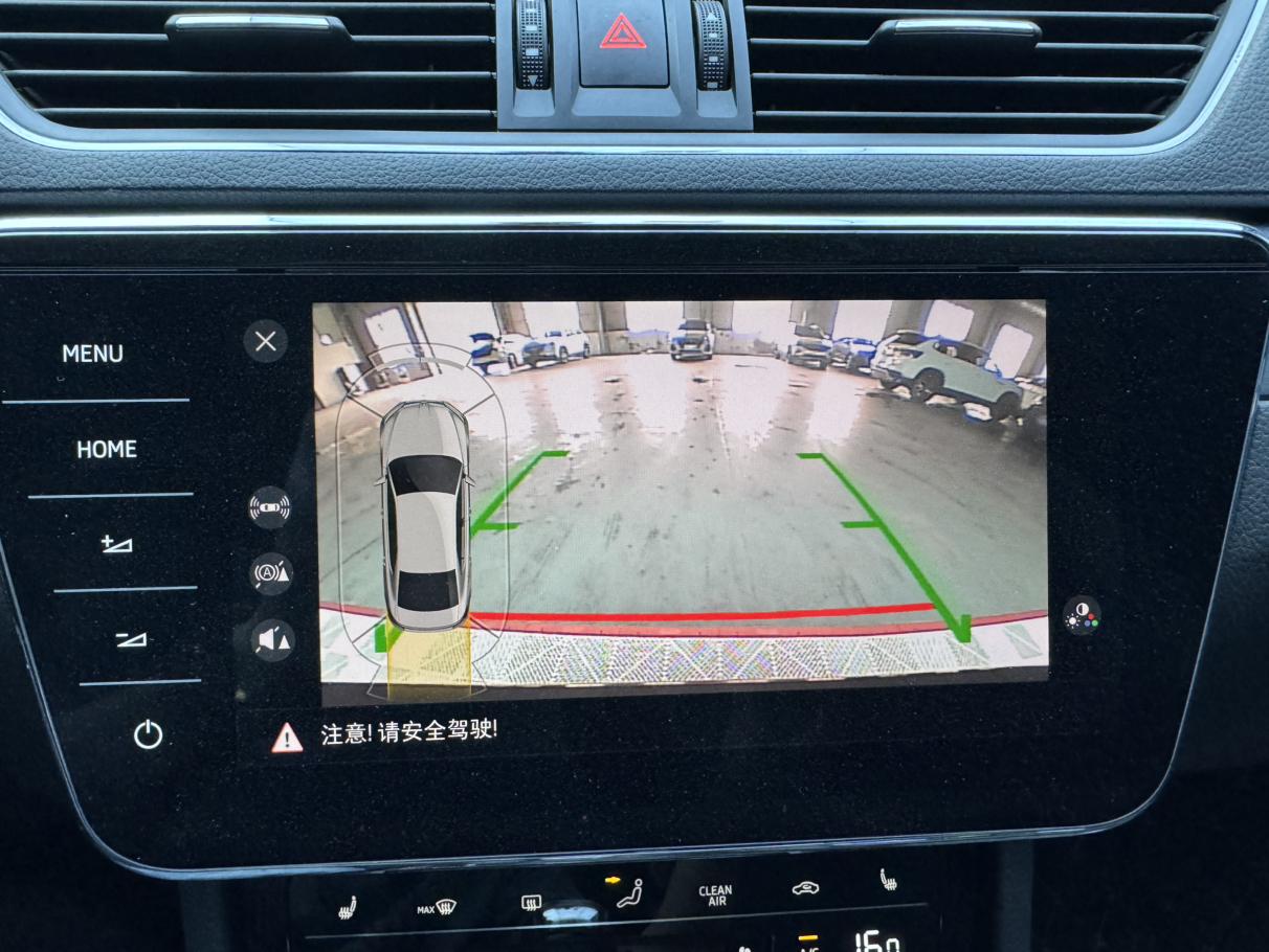 Skoda Superb 2023, фото 11