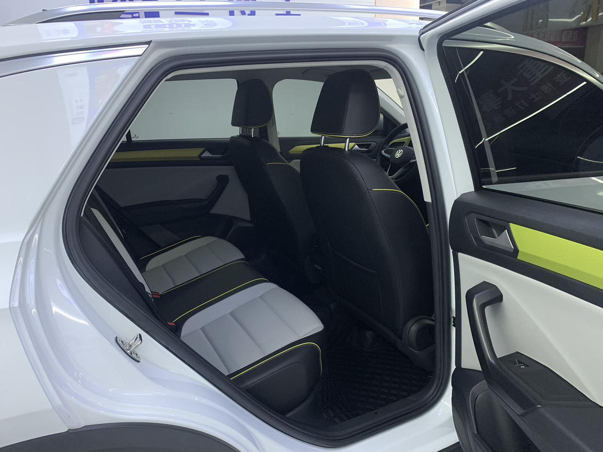 Volkswagen T-Roc 2023, фото 14