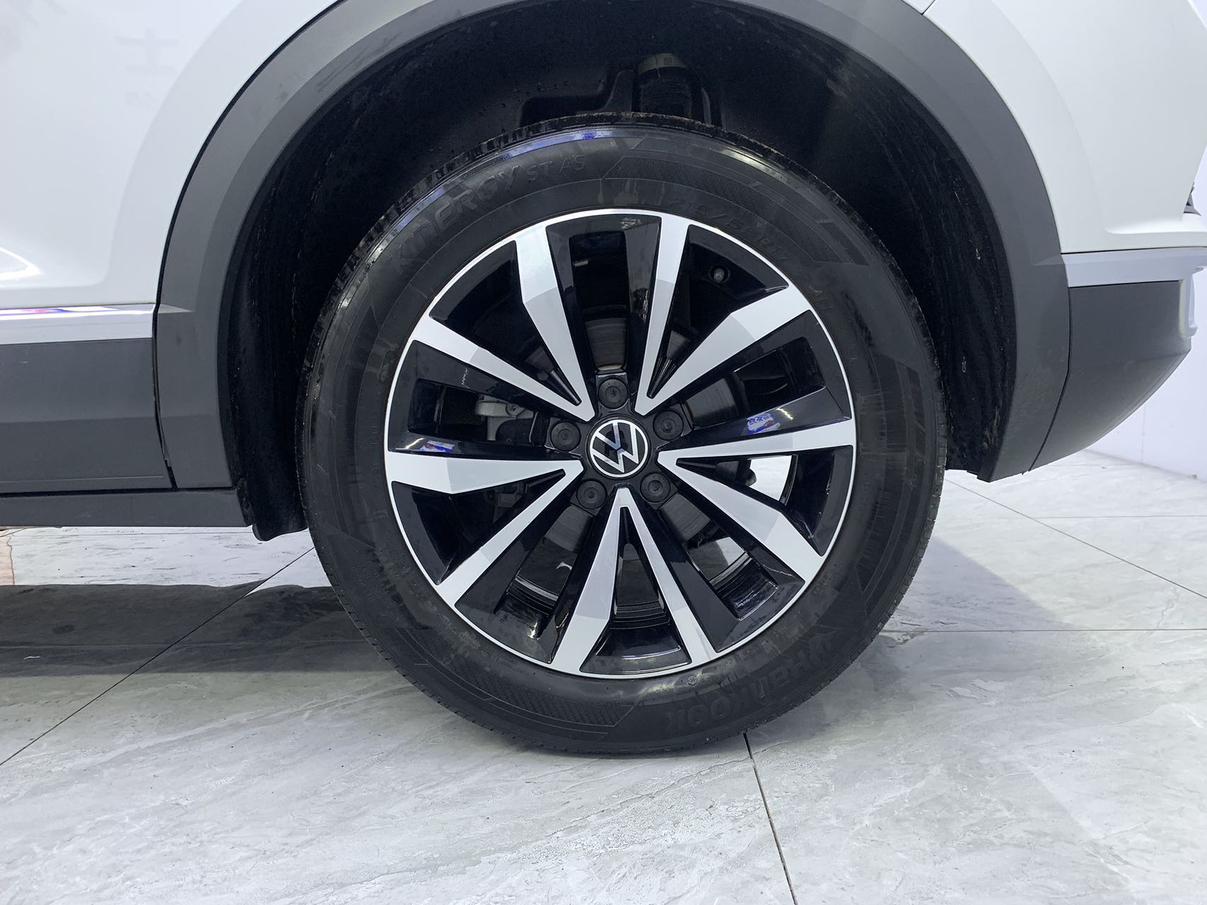 Volkswagen T-Roc 2023, фото 16