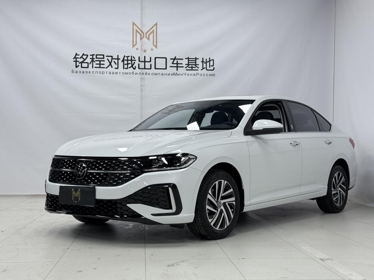 Volkswagen Lavida 2023, 1.5 л, автомат, передний, пробег 15 000 км — авто из Китая с пробегом