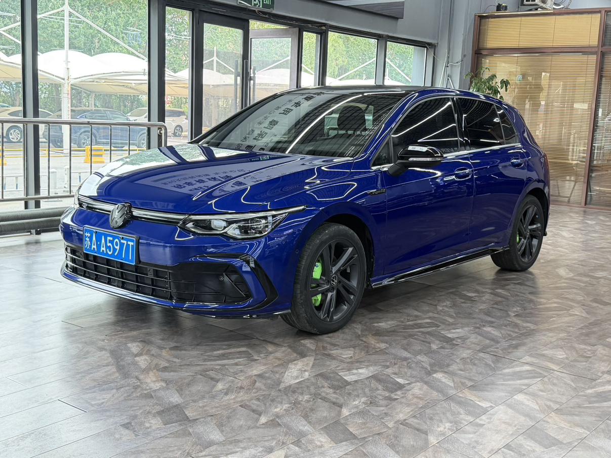 Volkswagen Golf 2023, 1.4 л турбо, робот (DCT), передний, пробег 56 000 км — авто из Китая с пробегом