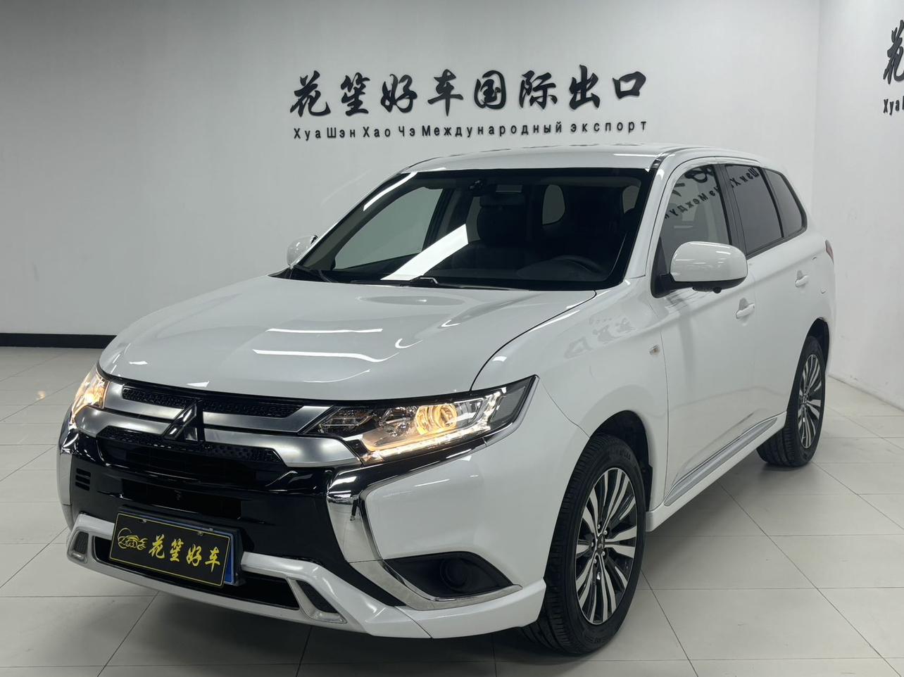 Mitsubishi Outlander 2021, 2 л, вариатор (CVT), передний, пробег 34 000 км — авто из Китая с пробегом